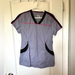 Women’s health pro scrub shirt gray